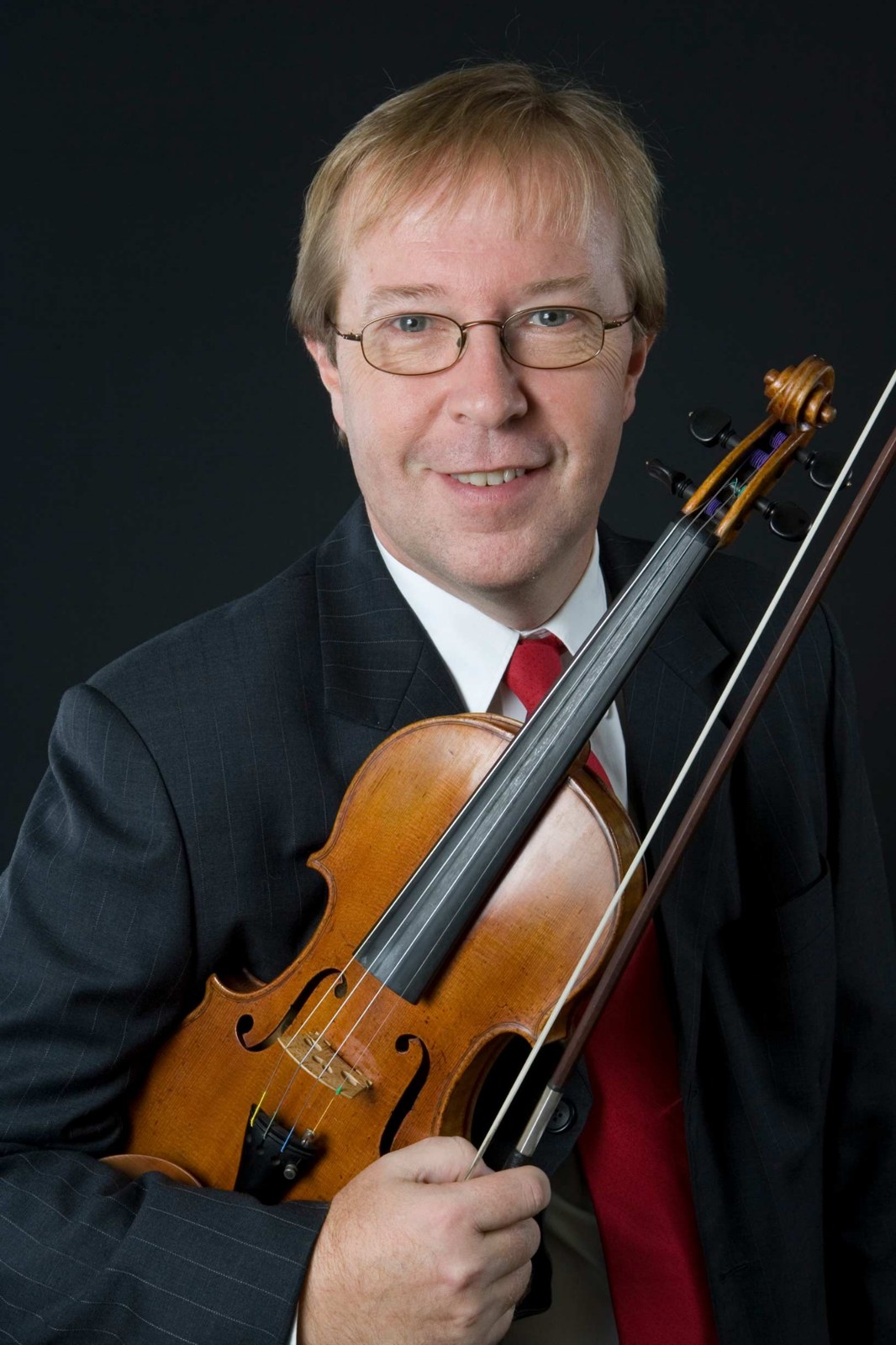 Kim Sjøgren med violin